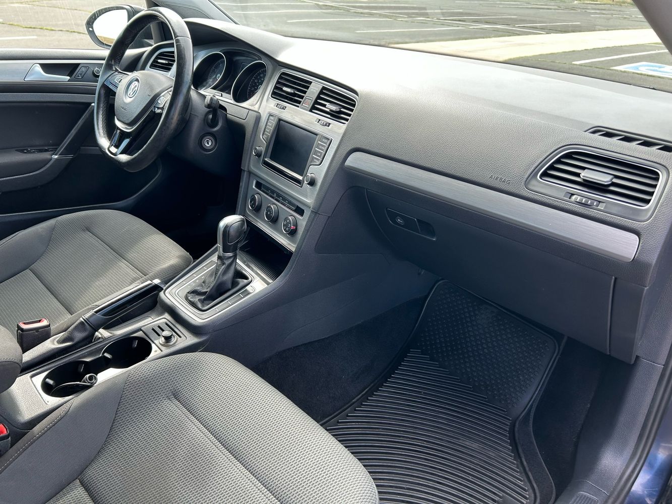 2016 Volkswagen Golf TSI S photo 11