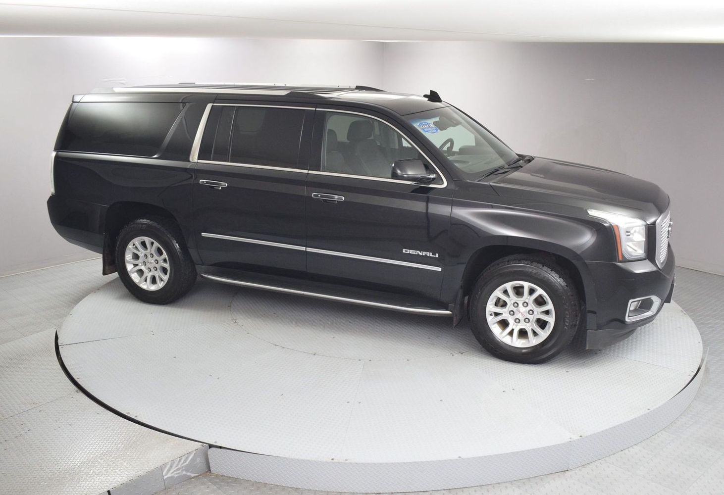 2016 Gmc Yukon XL Denali photo 2