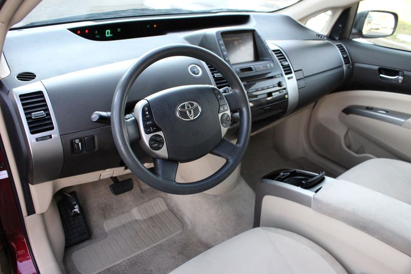 2004 Toyota Prius Photos