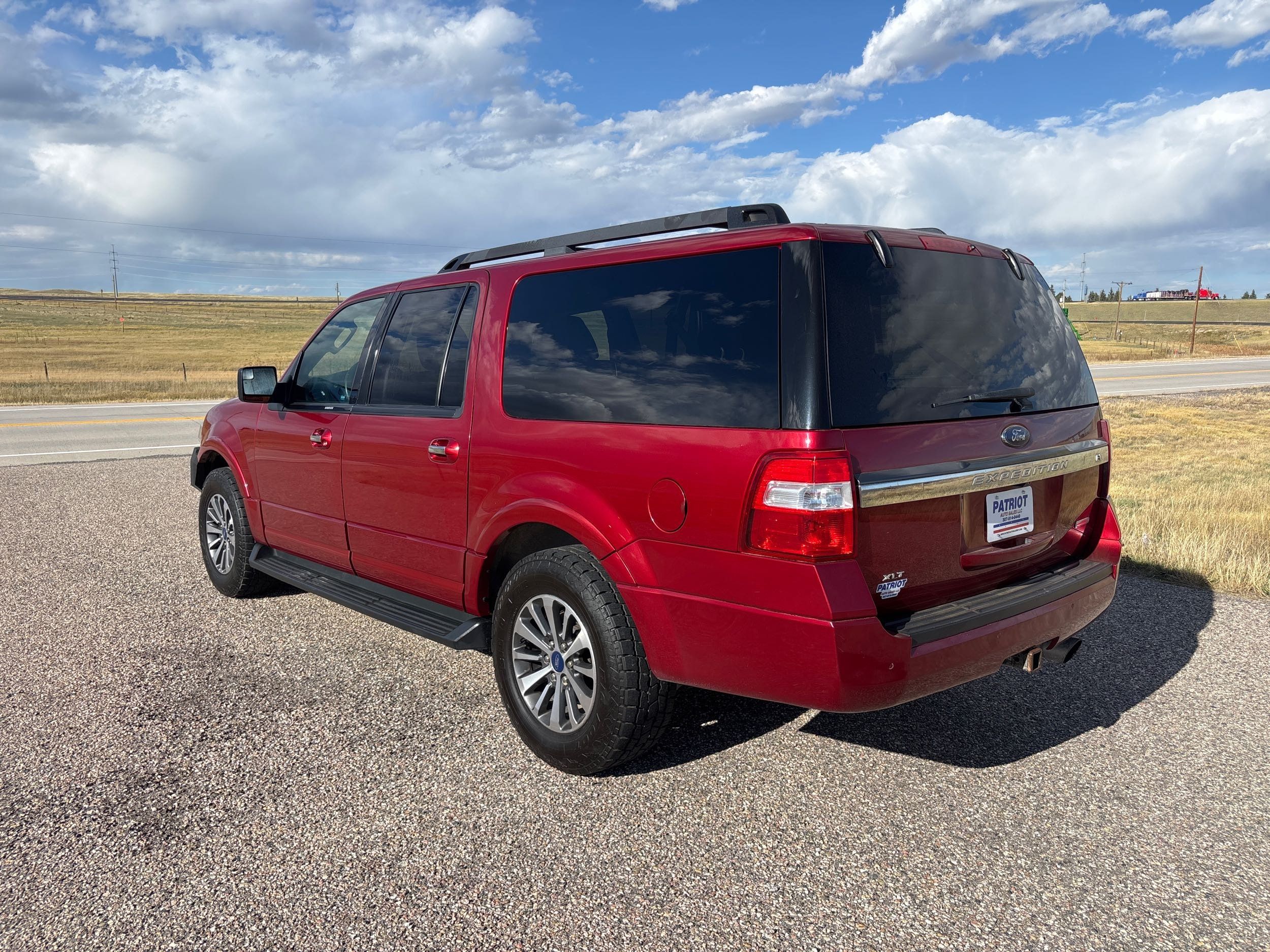 2016 Ford Expedition EL XLT photo 3