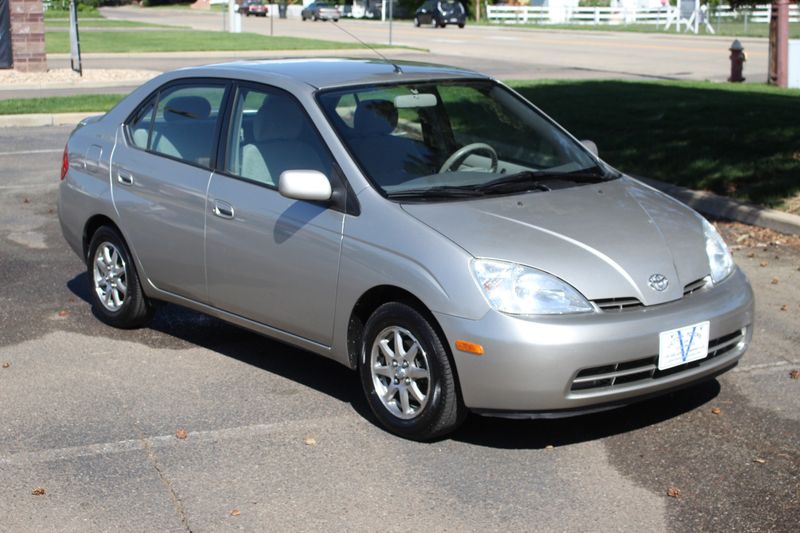 2001 Toyota Prius Photos