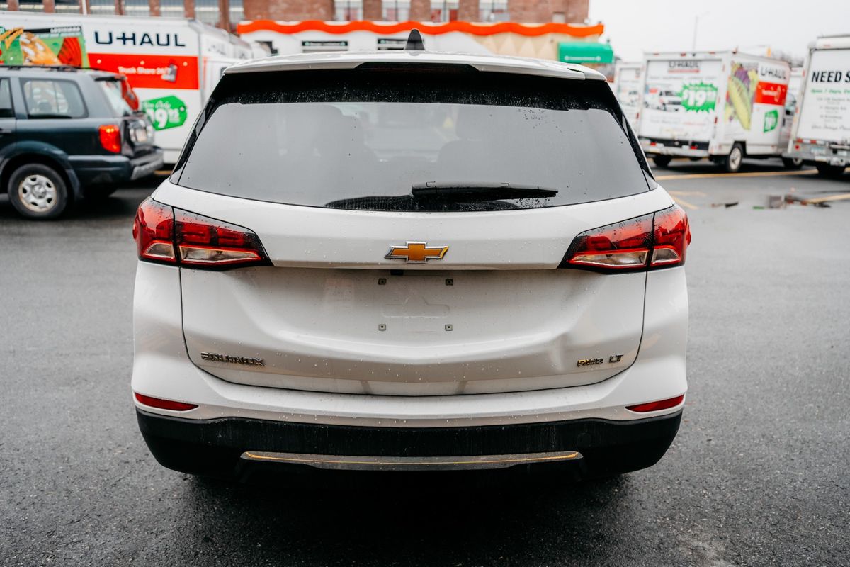 View vehicle photo 5