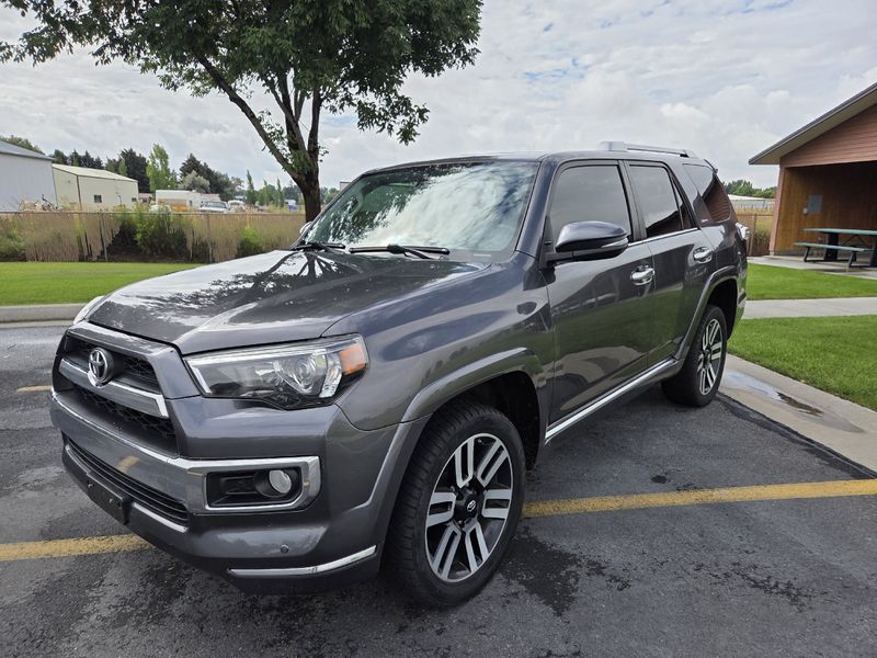 2018 Toyota 4Runner Limited's photo