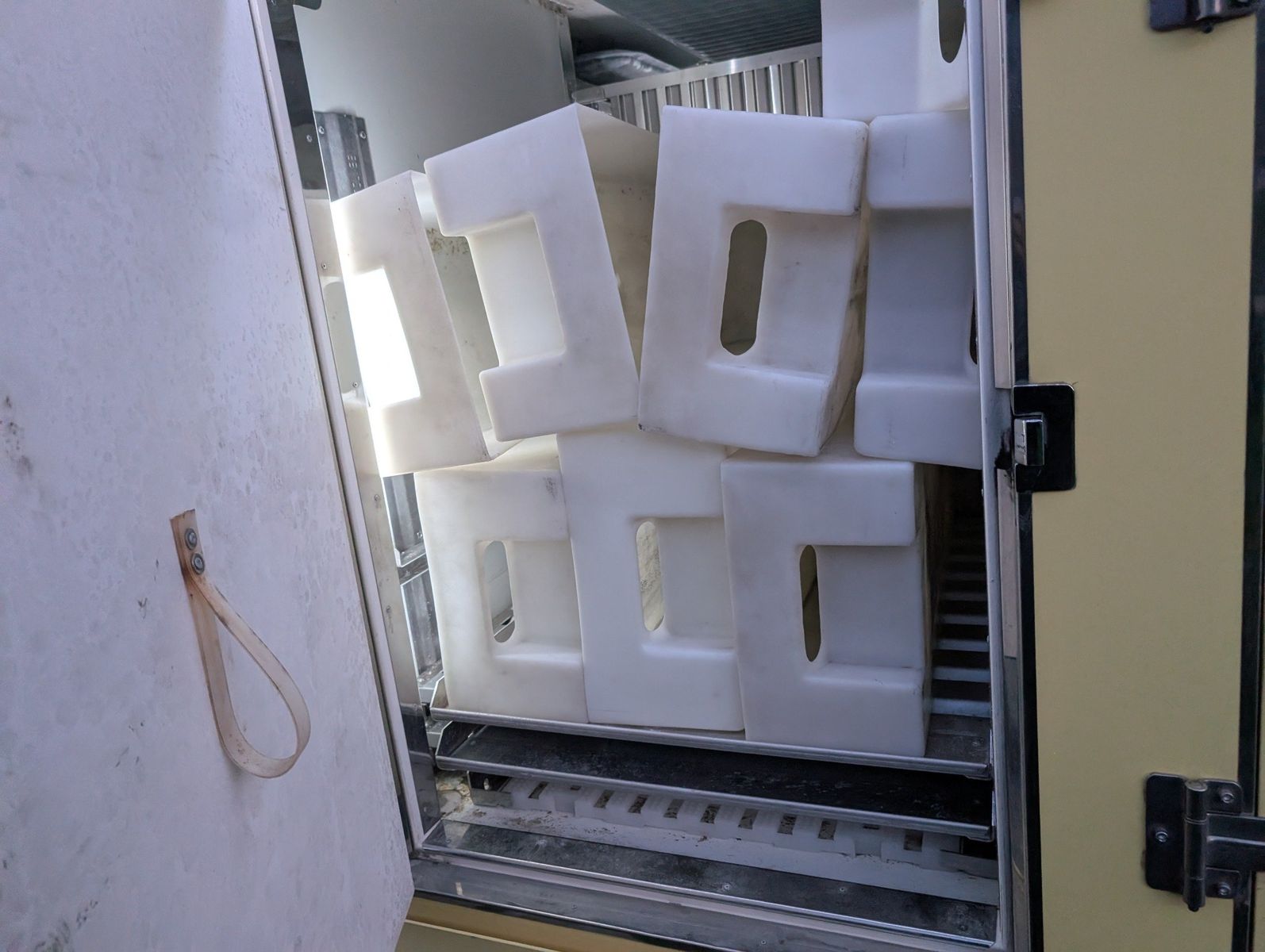 2021 Ford E-Series 73