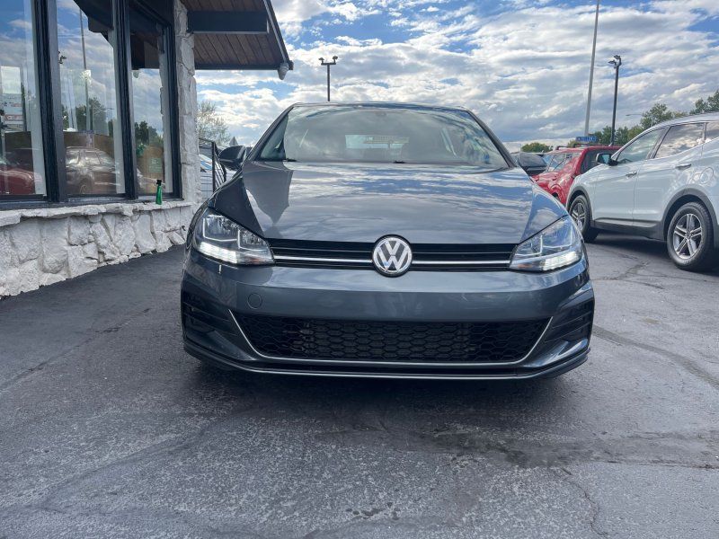 2021 Volkswagen Golf TSI photo 2
