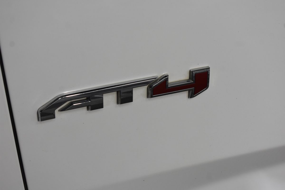 2022 GMC Yukon XL 4WD AT4