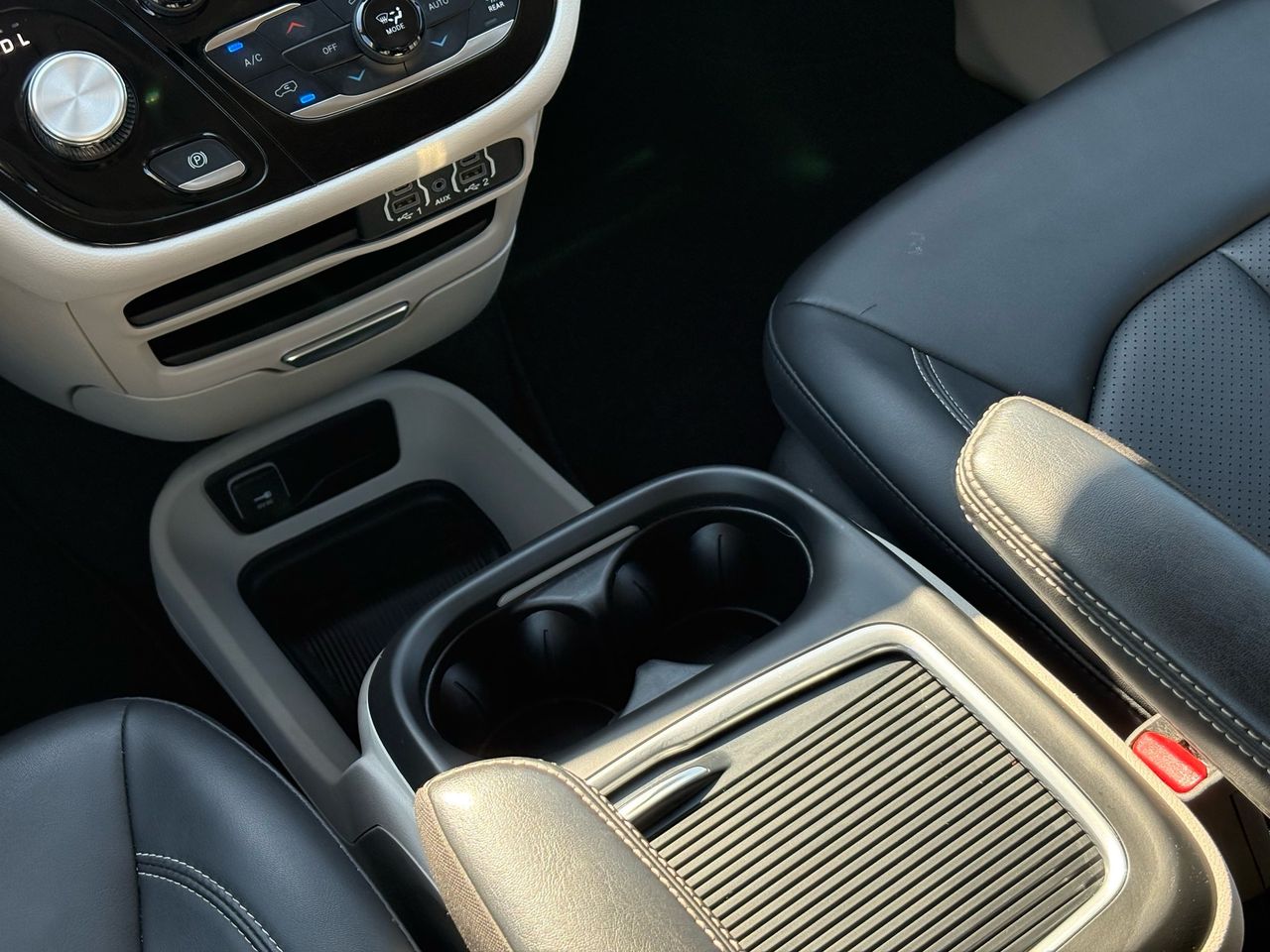 2024 Chrysler Pacifica Touring L - Photo 15