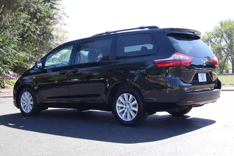 2017 Toyota Sienna LE 7-Passenger | Victory Motors of Colorado