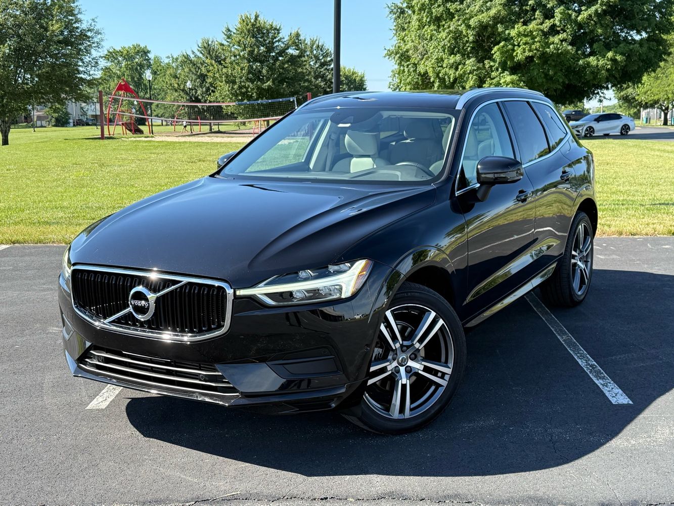 2018 Volvo XC60 T5 Momentum AWD's photo