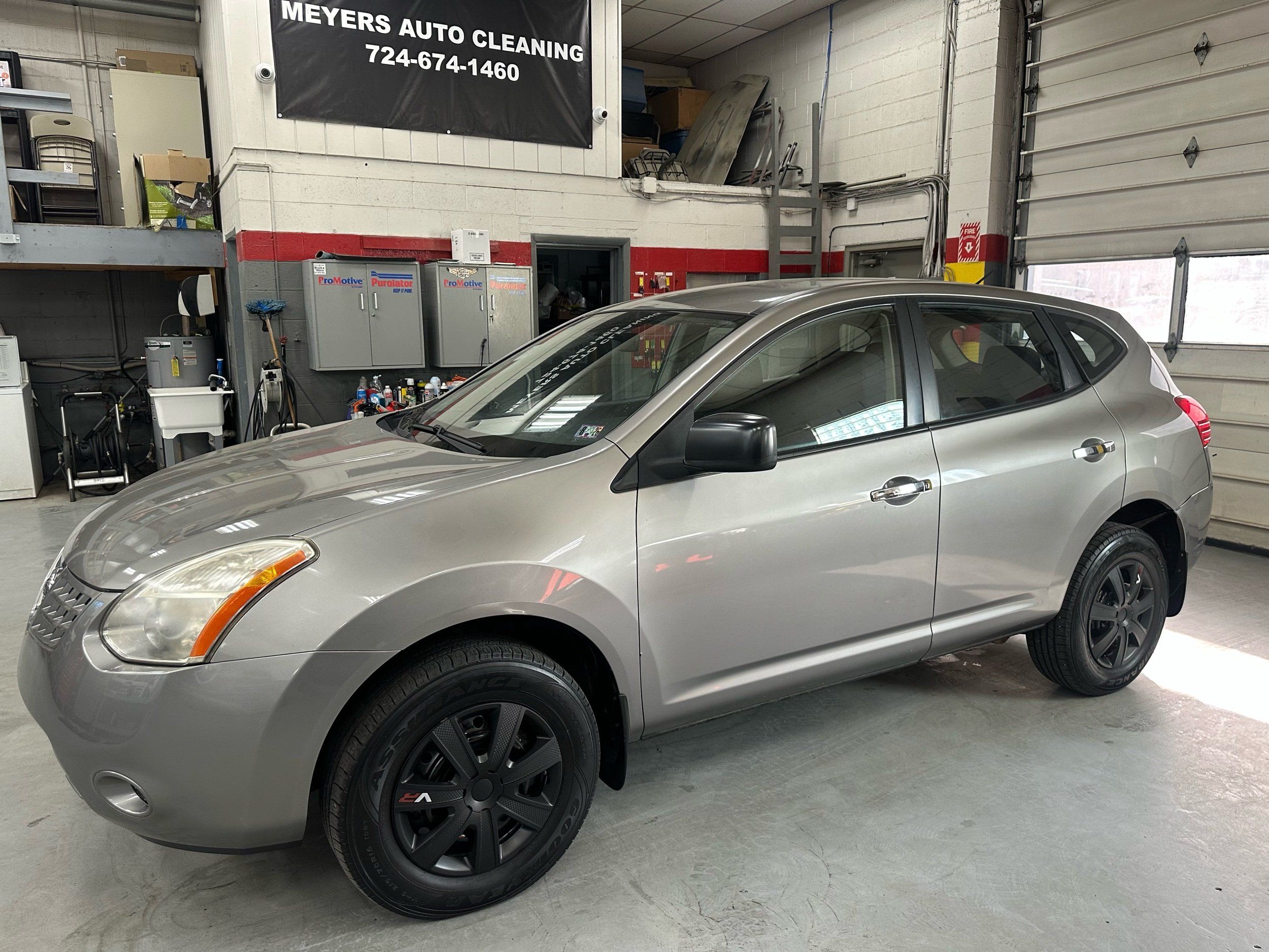 2010 Nissan Rogue S's photo