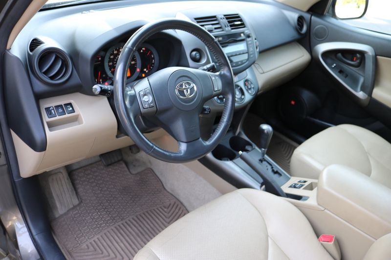 2010 Toyota RAV4 Photos