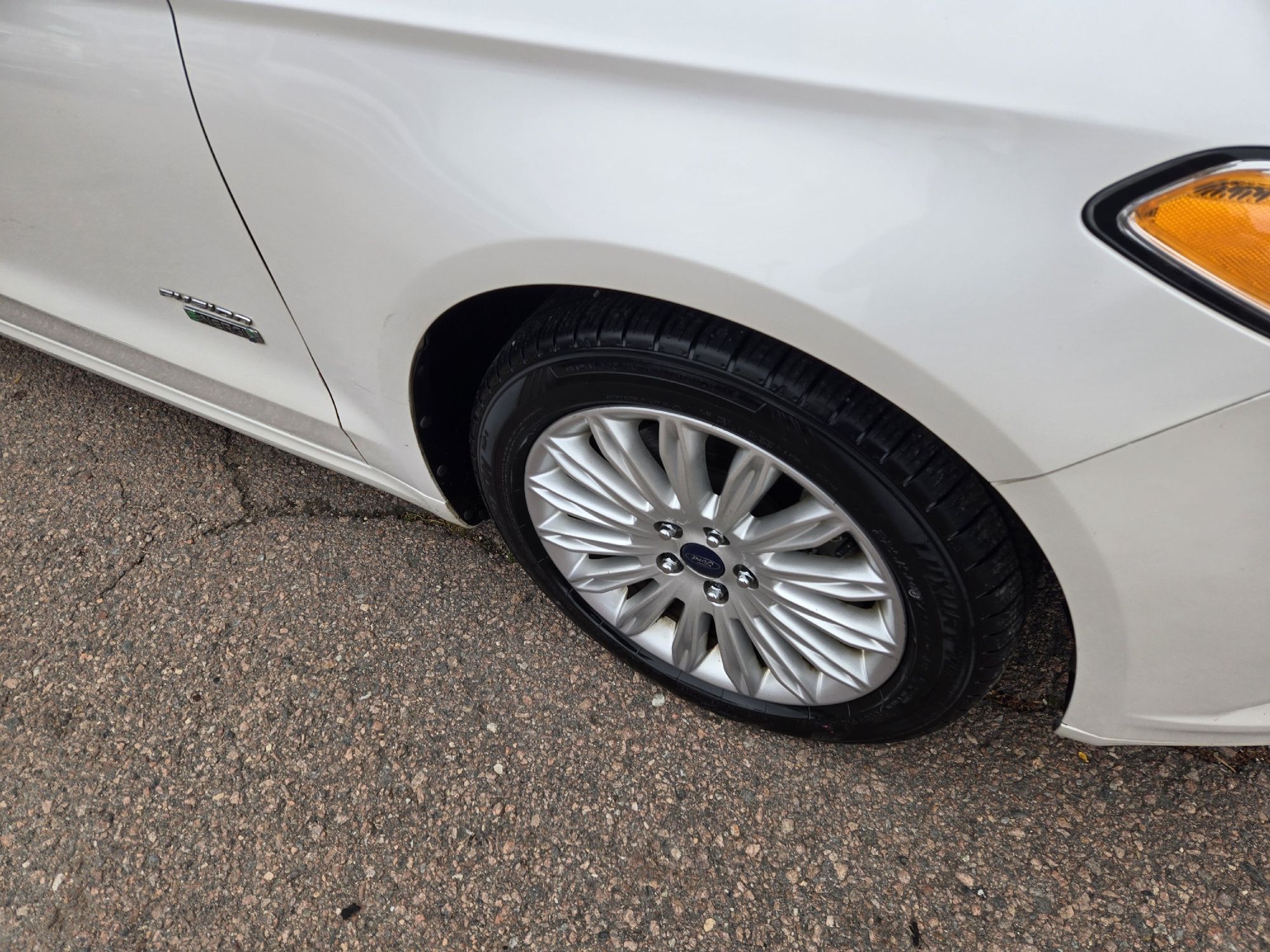 2013 Ford Fusion Energi Titanium photo 12