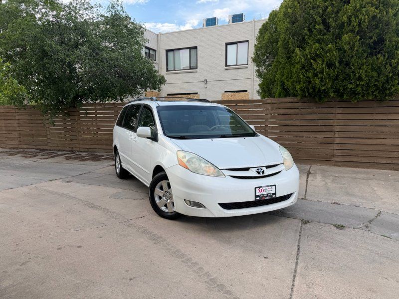 2006 Toyota Sienna's photo