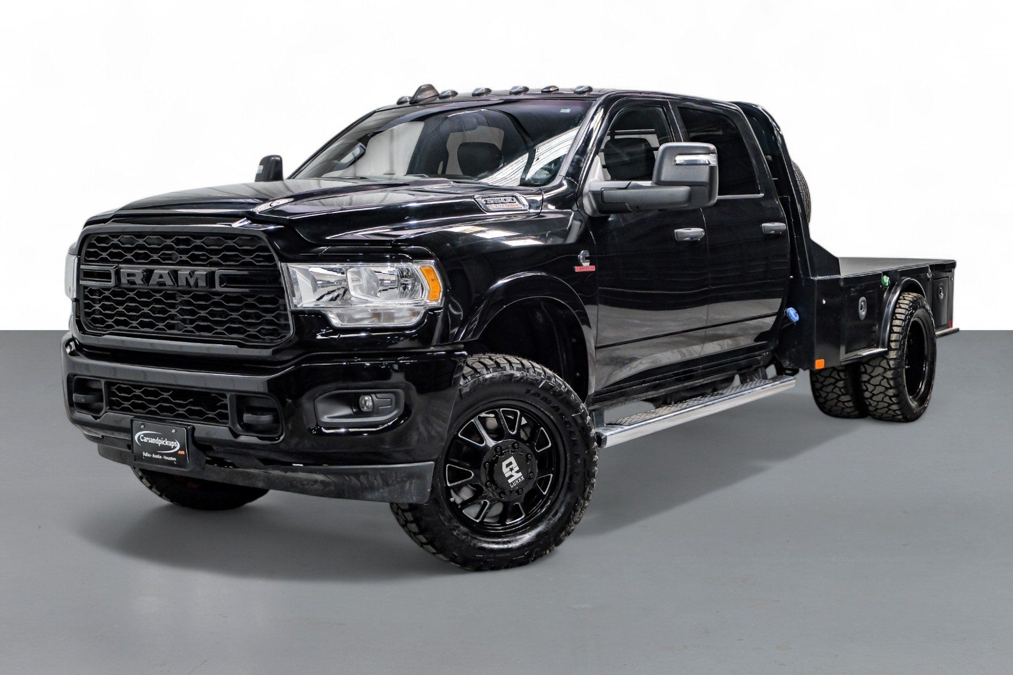2023 Ram 3500 Tradesman SLT Laramie Limited photo 2