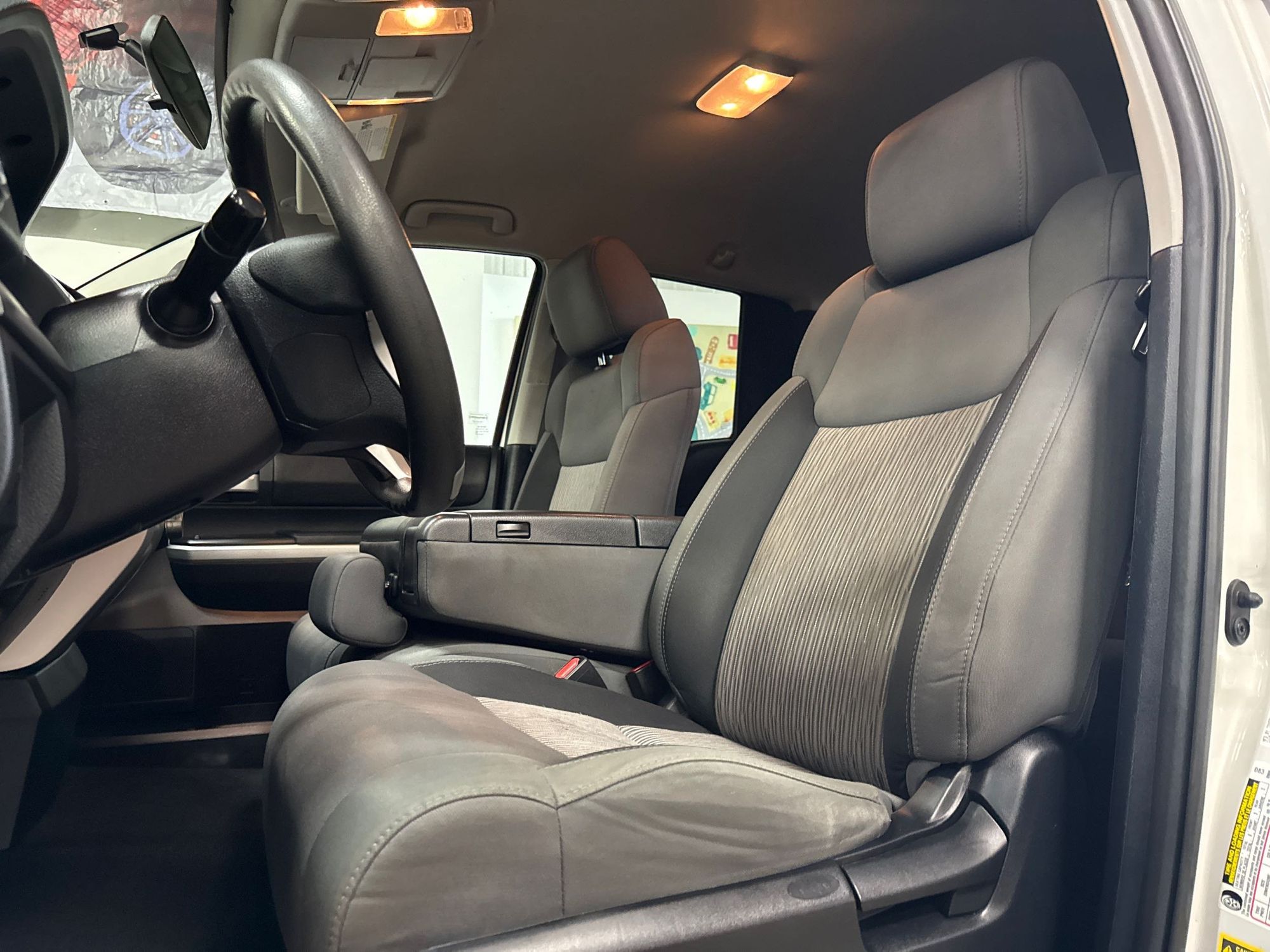 2015 Toyota Tundra SR5 Grade photo 8
