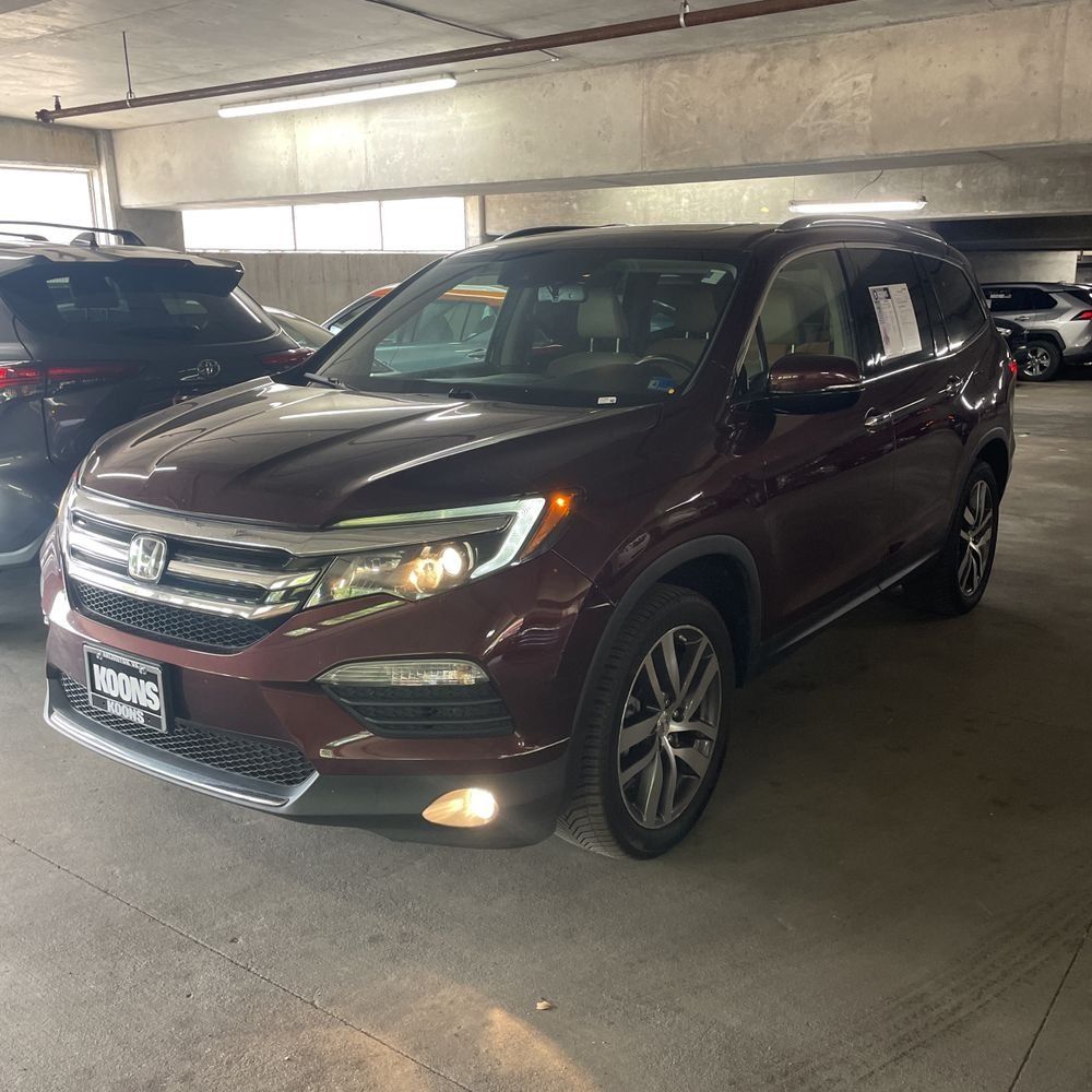 2017 Honda Pilot 4WD Touring's photo