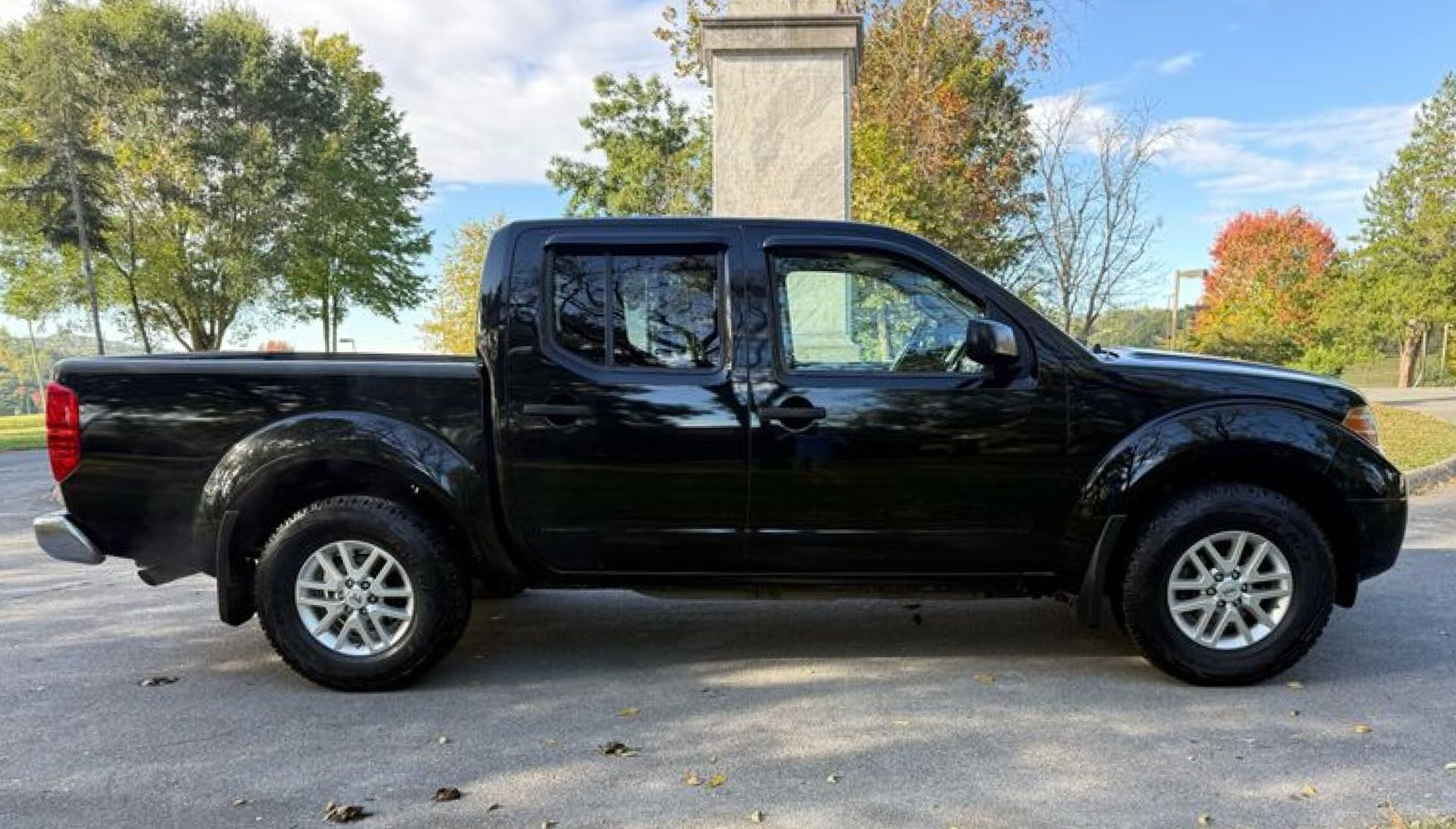 2016 Nissan Frontier SV photo 4