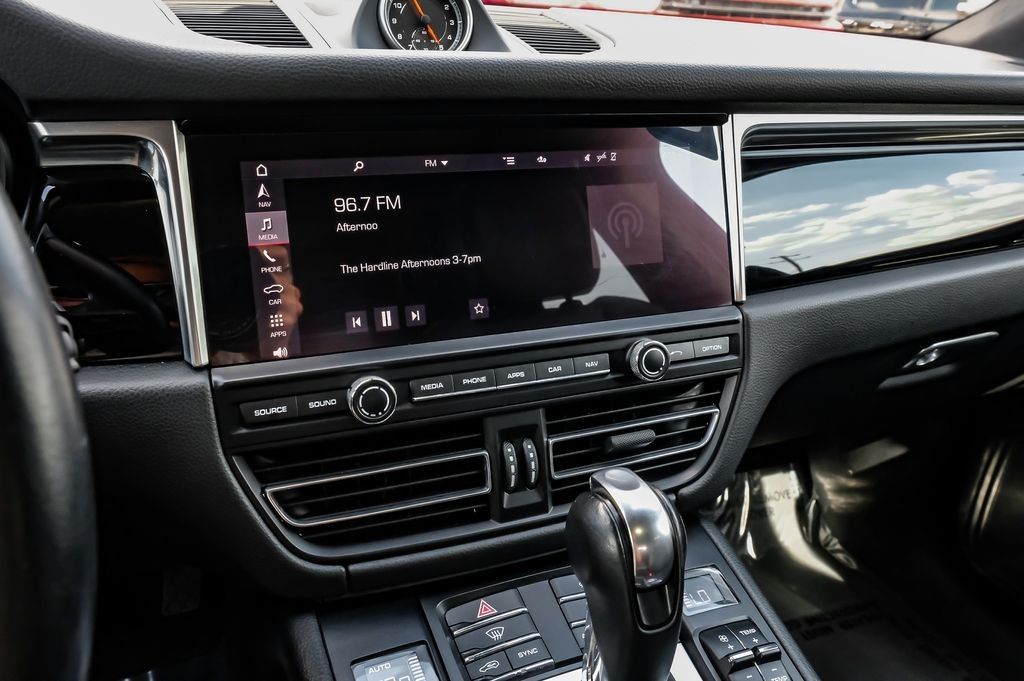 2021 Porsche Macan S - Photo 27