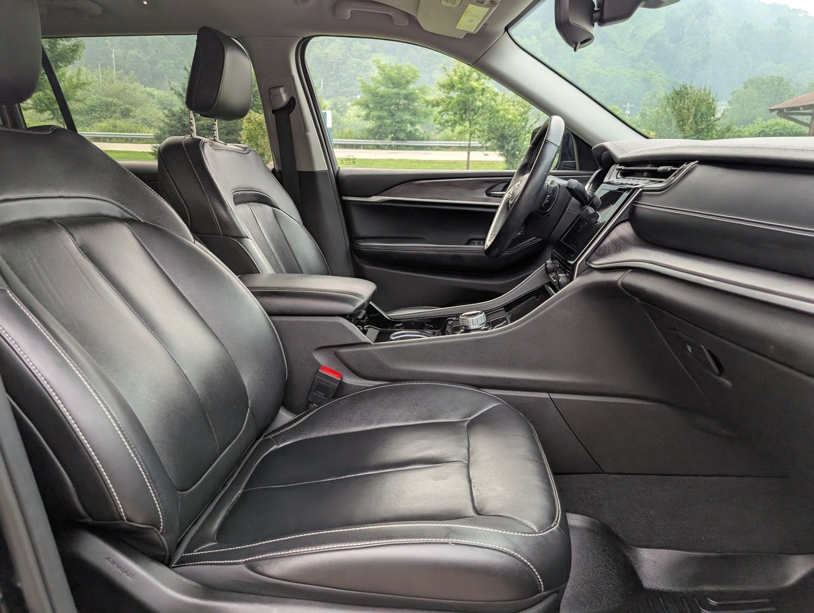 2022 Jeep Grand Cherokee L 23