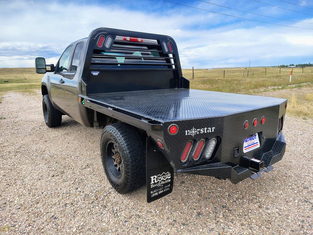 View vehicle photo 3