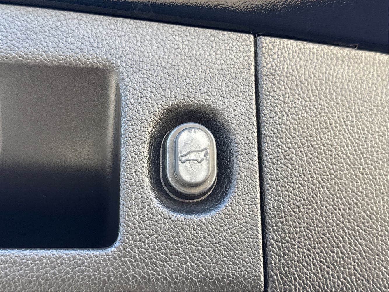 2019 Cadillac Escalade ESV Luxury photo 47