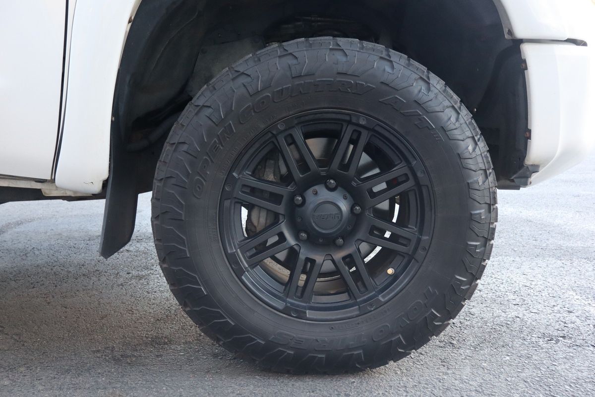 2018 Toyota Tundra SR5 5.7L V8