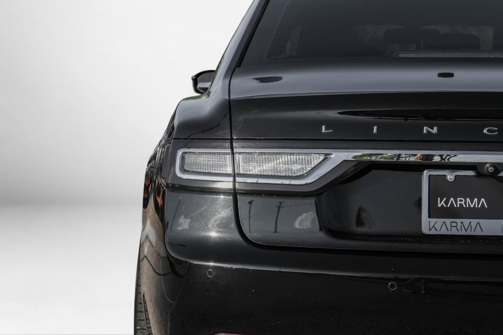 2017 Lincoln Continental Select photo 47