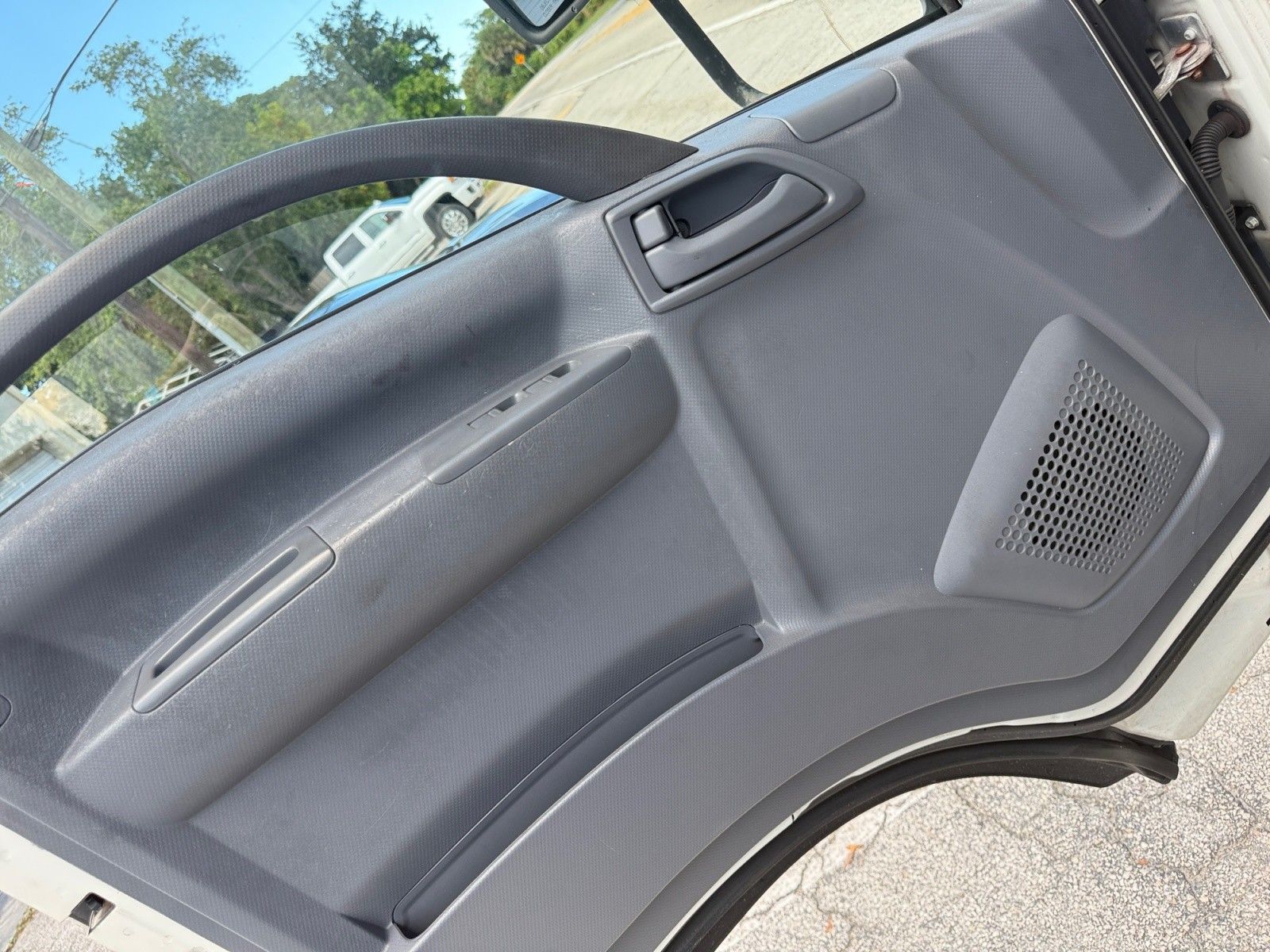 2013 Isuzu NPR - Photo 11