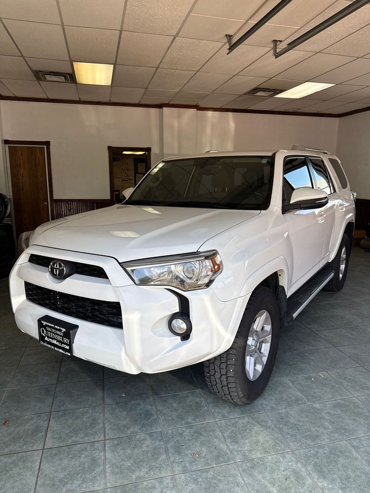 2017 Toyota 4Runner SR5 photo 3