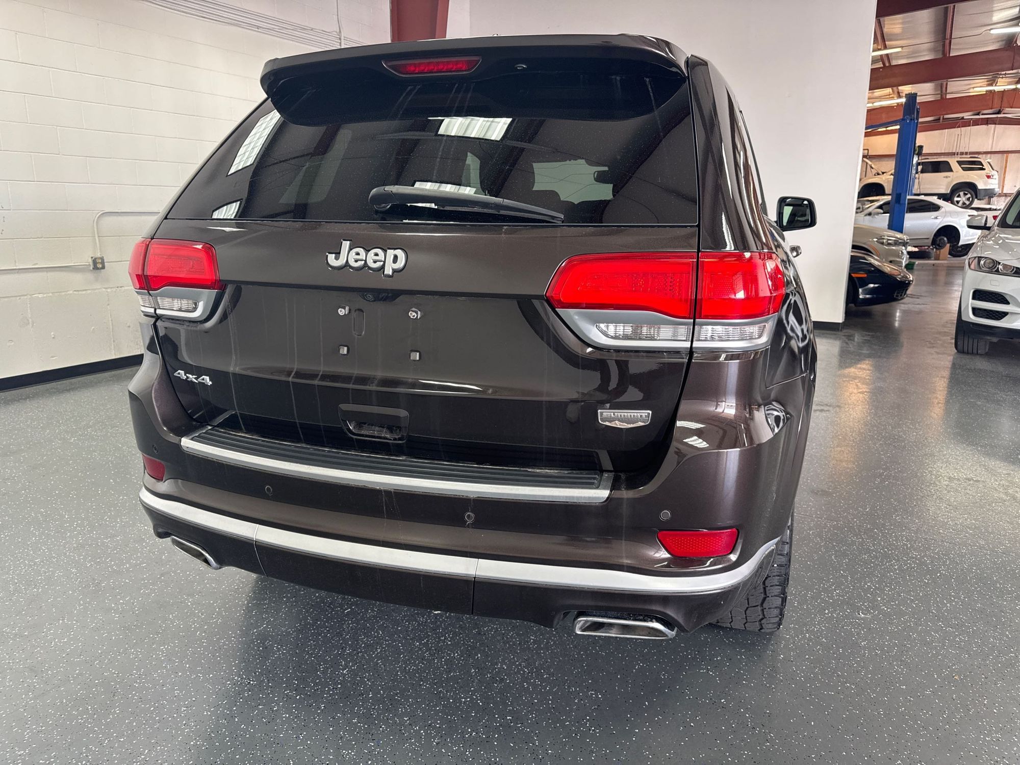 2017 Jeep Grand Cherokee Summit photo 4