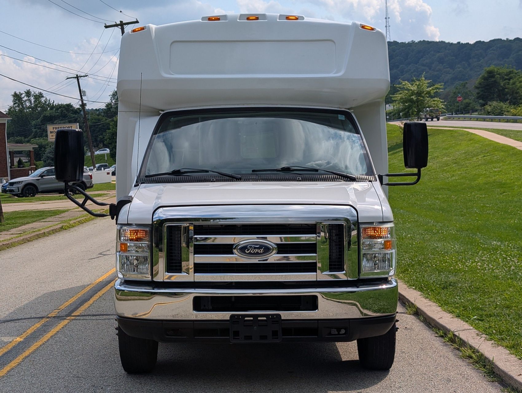 2016 Ford E-350 14