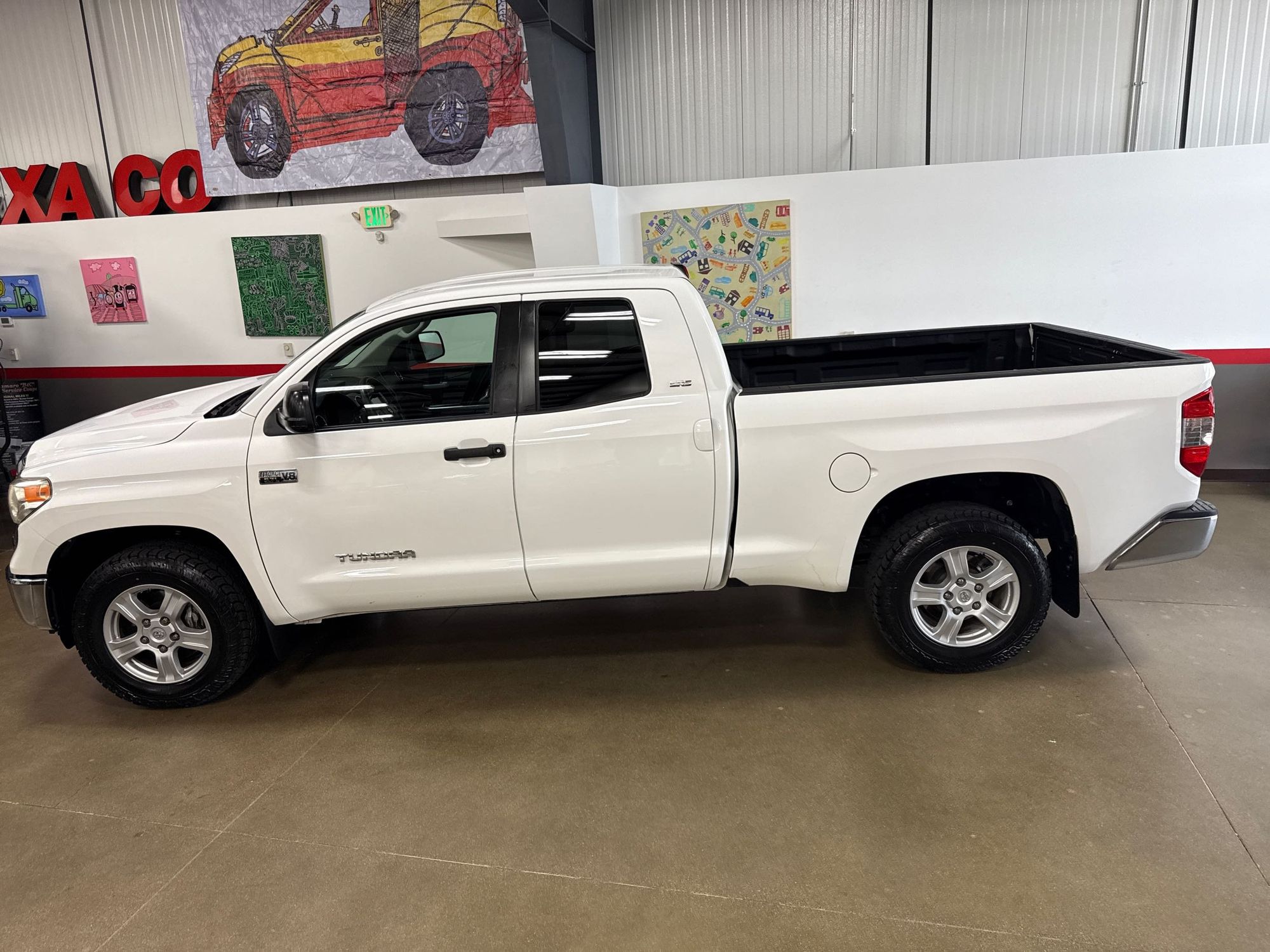 2015 Toyota Tundra SR5 Grade photo 23