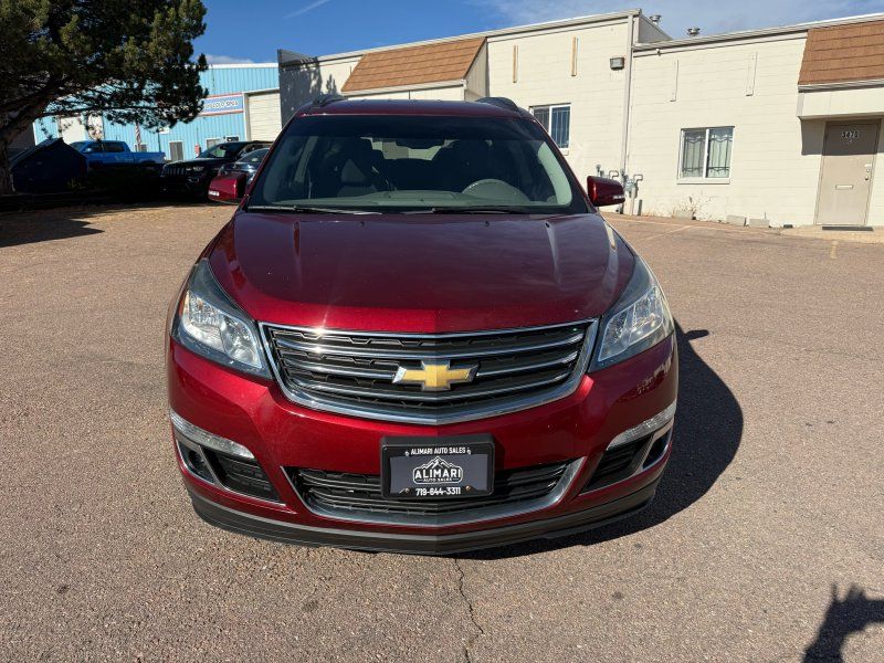 2017 Chevrolet Traverse 2LT photo 2