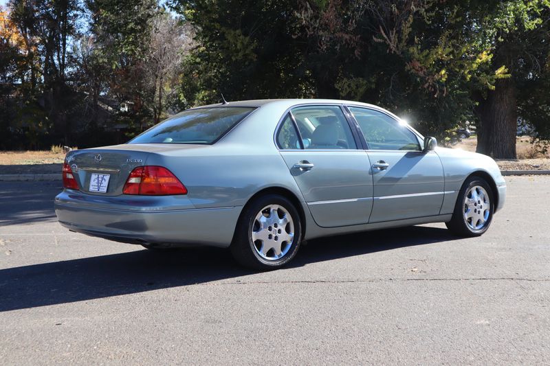 2001 Lexus LS 430 Photos