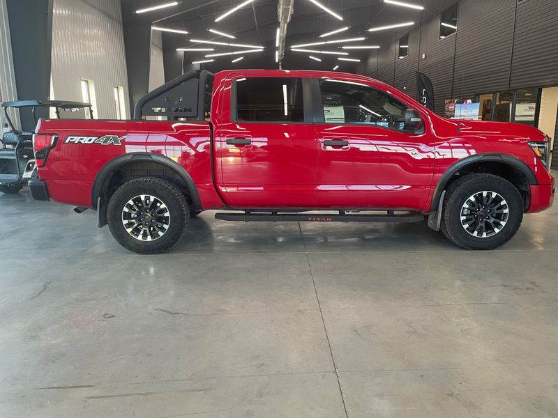 2021 Nissan Titan PRO-4X's photo