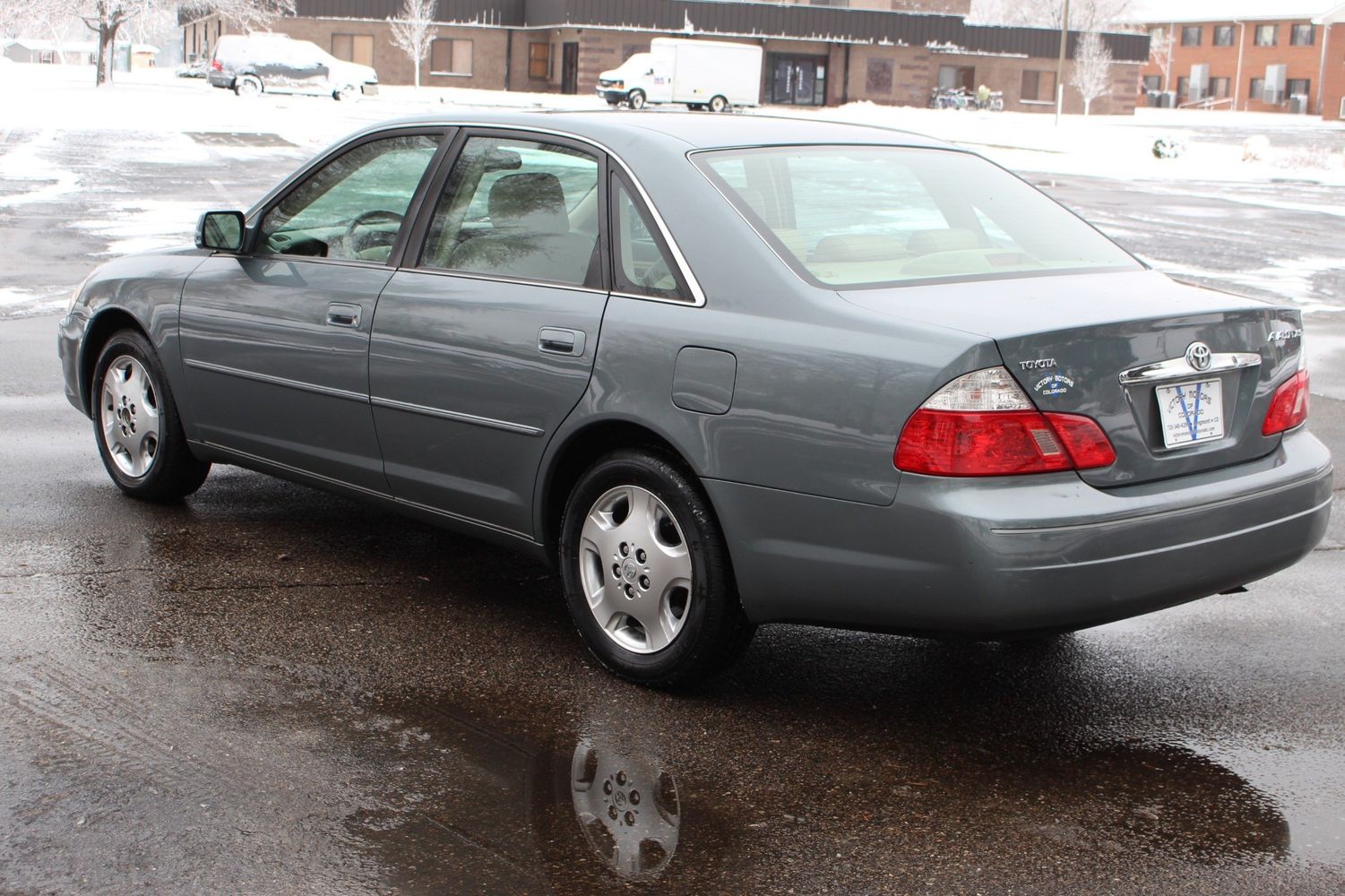 2004 Toyota Avalon XLS Victory Motors of Colorado