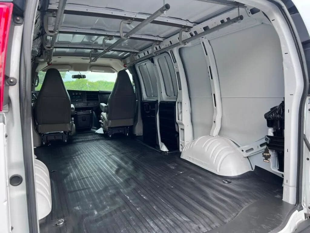 2021 Chevrolet Express Cargo #18
