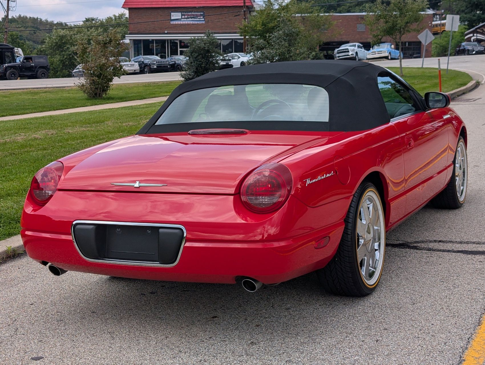 2002 Ford Thunderbird 8