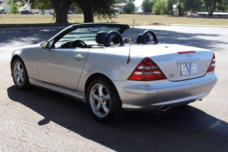 2001 MercedesBenz SLK 320 Photos
