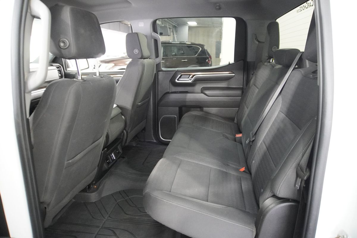 2022 Chevrolet Silverado 1500 4WD Crew Cab Short Bed RST