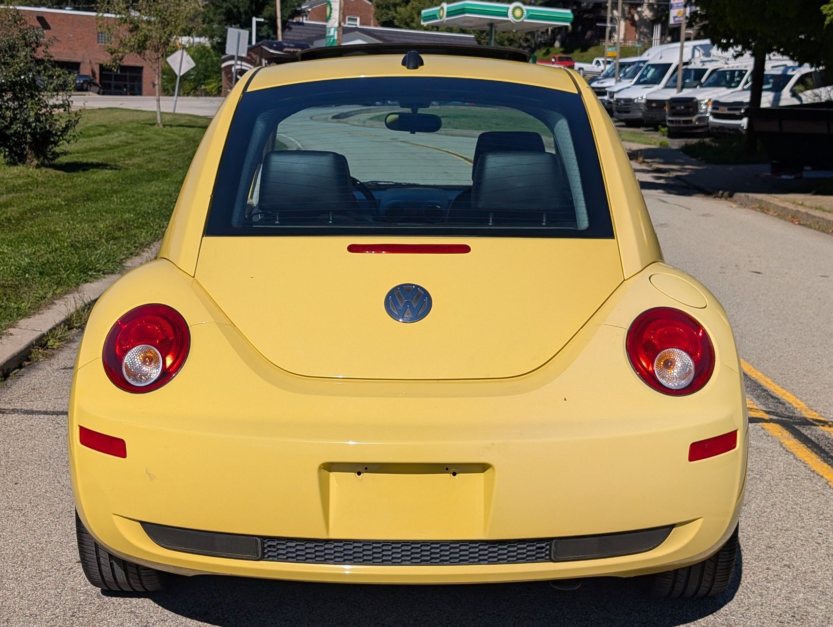 2008 Volkswagen New Beetle 10
