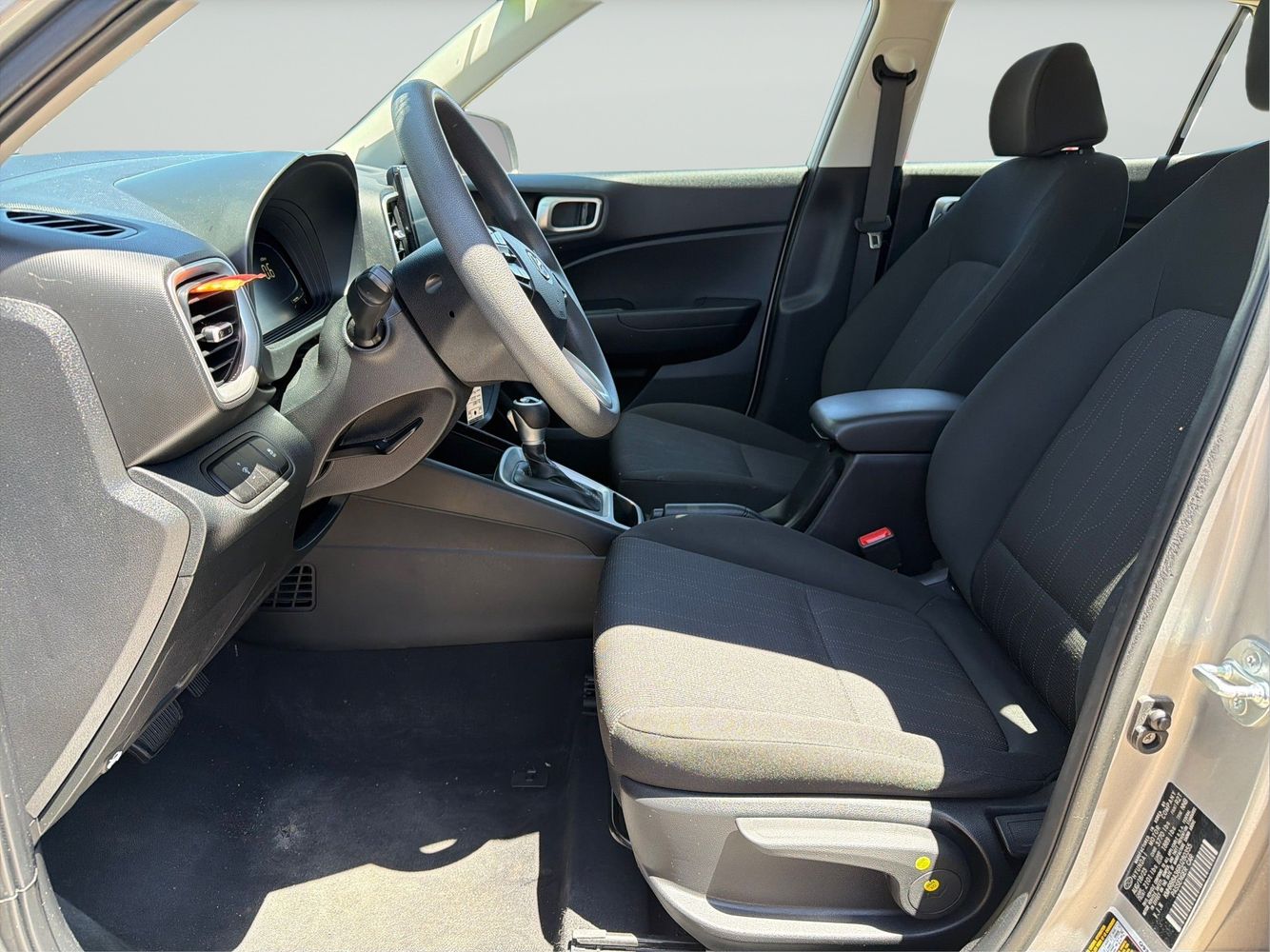 2024 Hyundai Venue SE - Photo 11