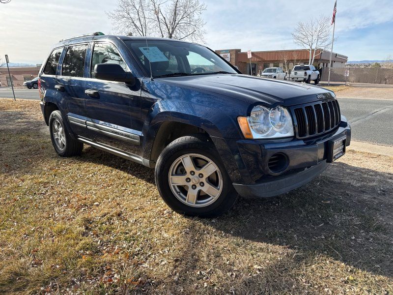 2005 Jeep Grand Cherokee Laredo photo 4