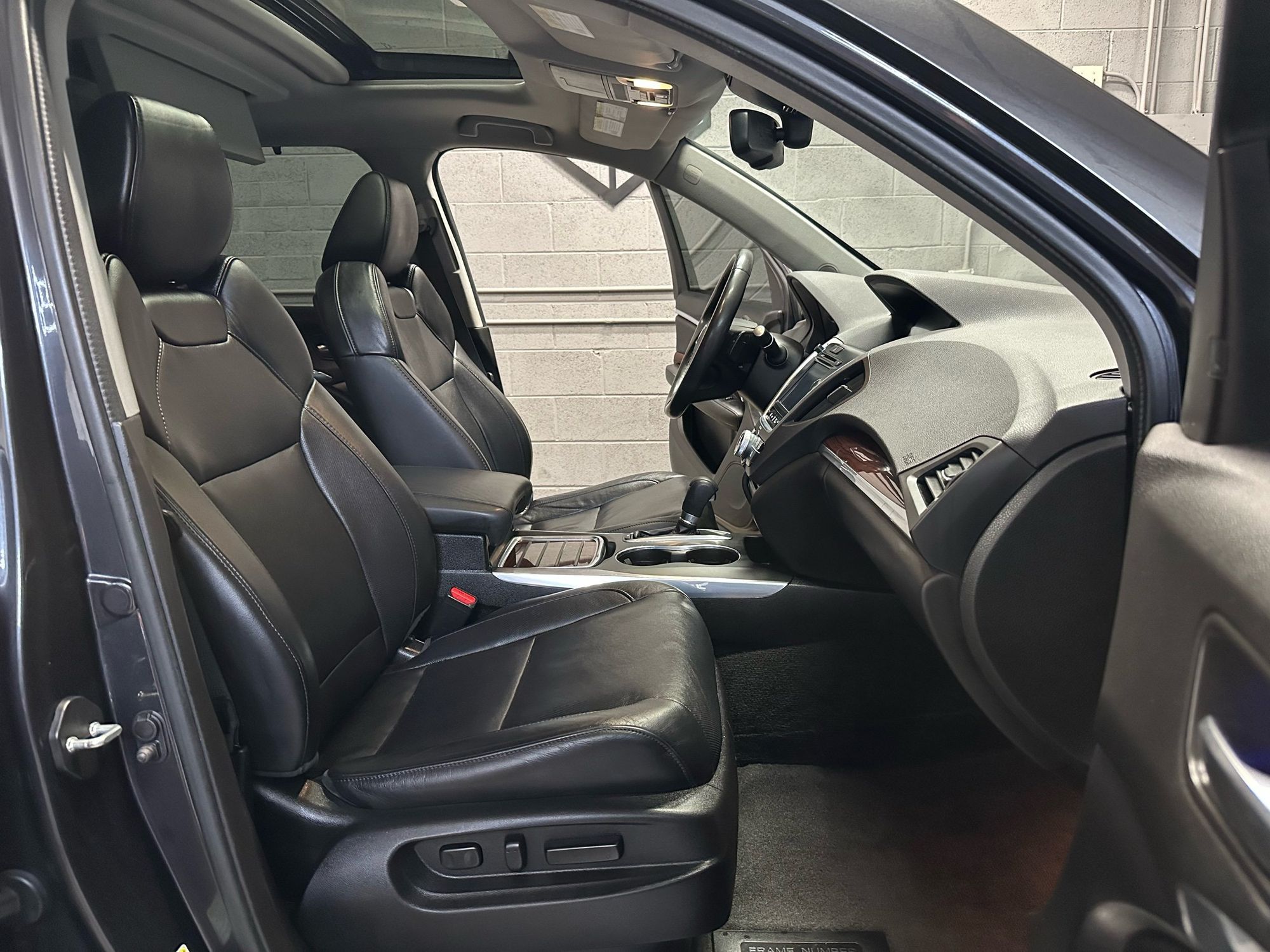 2015 Acura MDX Advance Entertainment photo 25