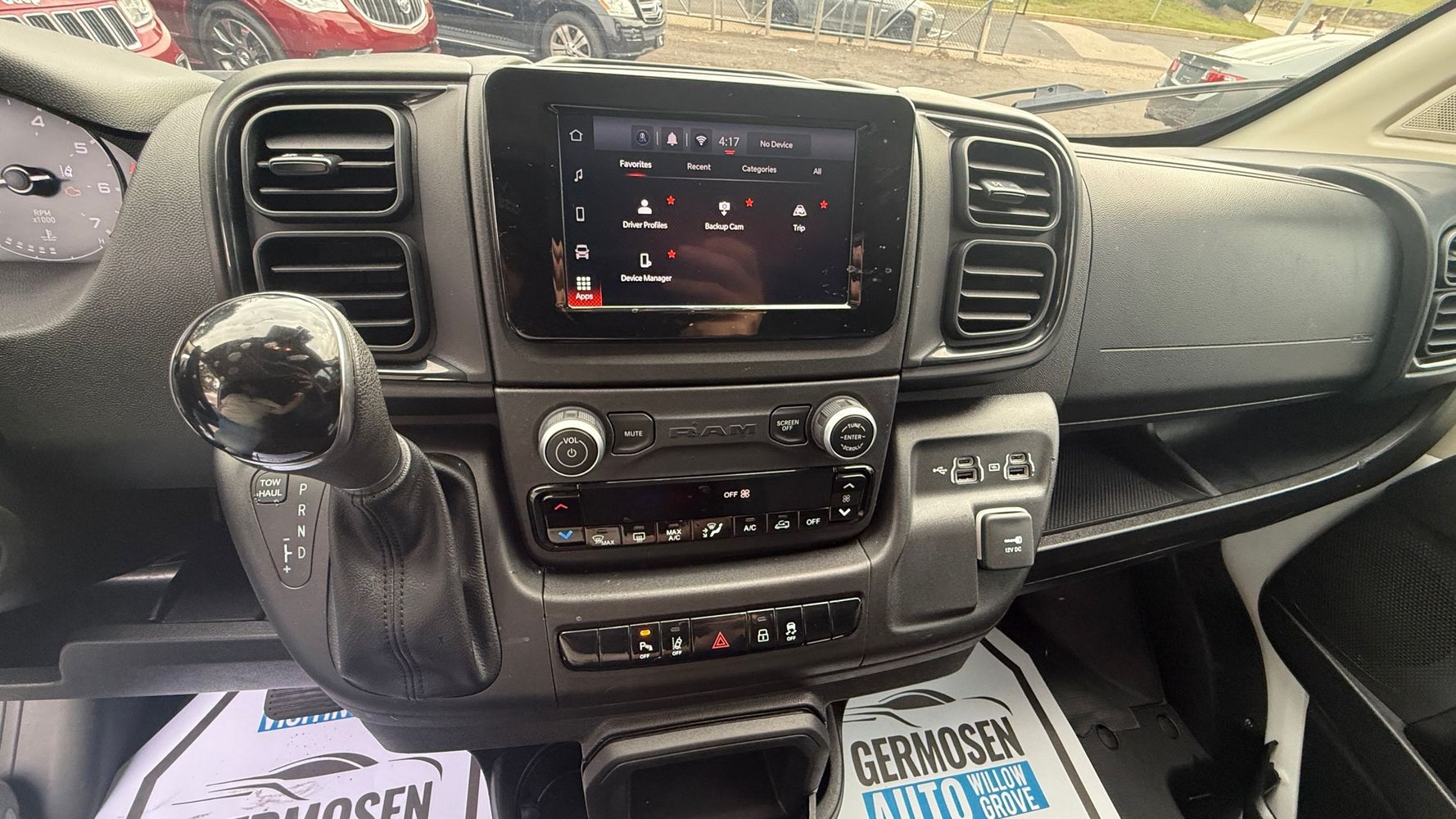 2022 Ram 3500 photo 9