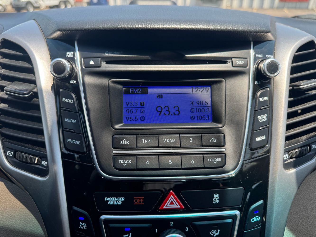 2016 Hyundai Elantra GT Base photo 32
