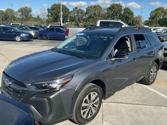 2023 Subaru Outback Premium's photo