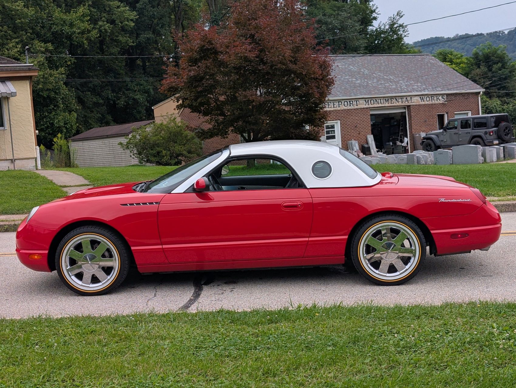 2002 Ford Thunderbird 122