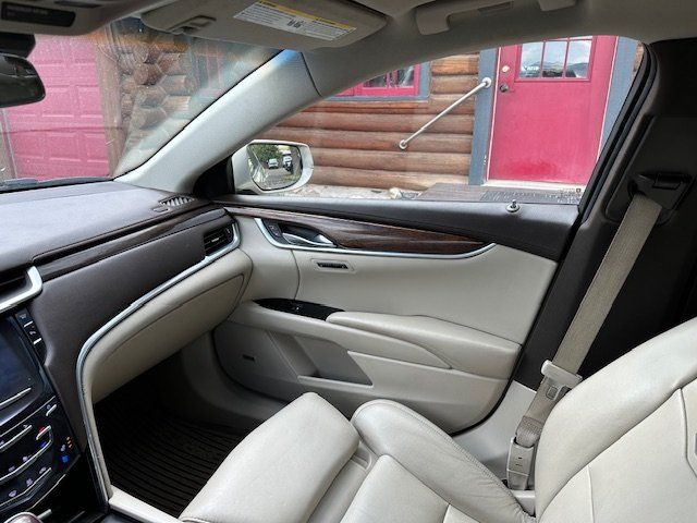 2014 Cadillac XTS Premium photo 17