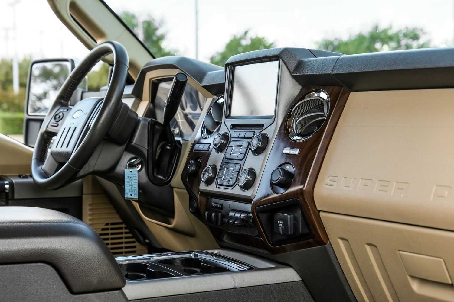 2013 Ford F-250 Platinum photo 24